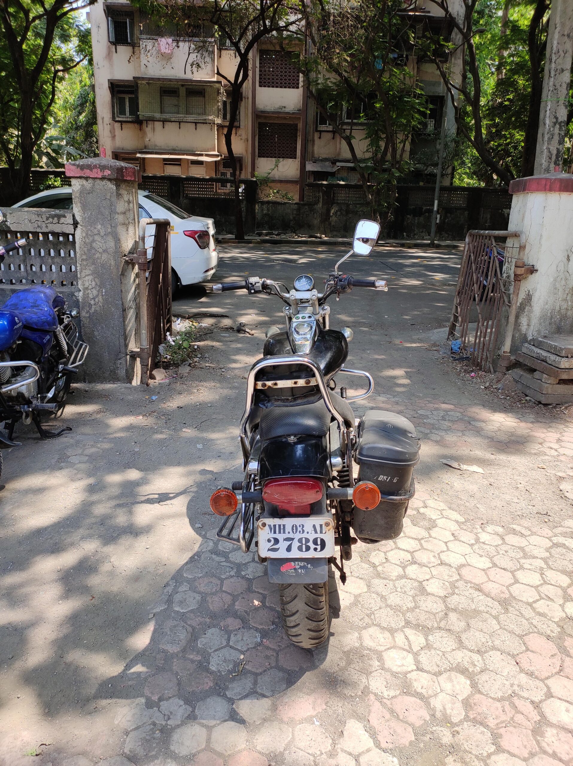 bajaj avenger bike showroom near me