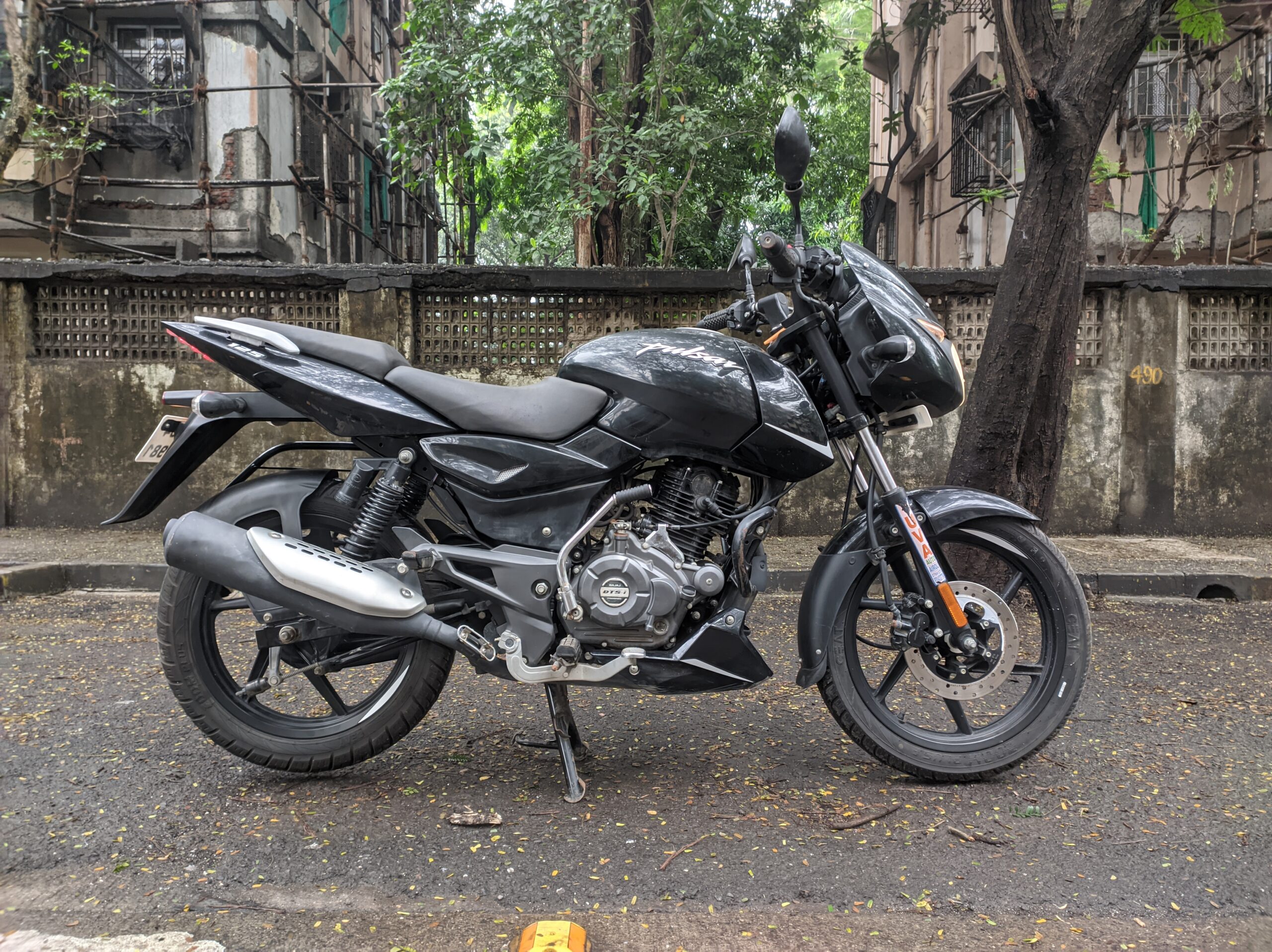 Pulsar 125 new on best sale road price